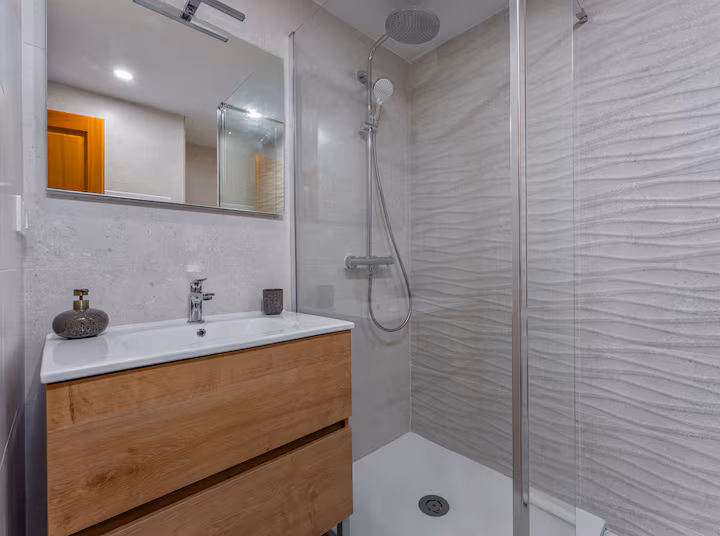 La salle de bain à l'esprit minéral